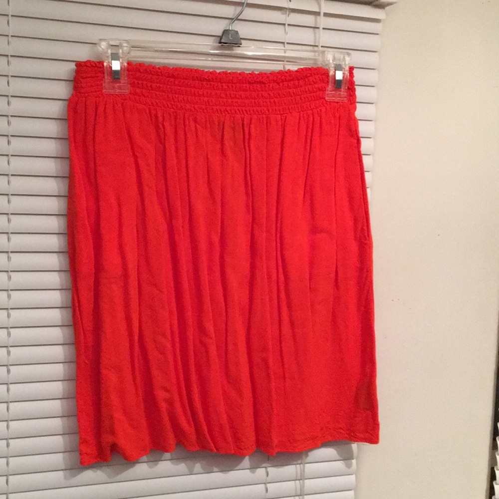 Coral skirt with pockets